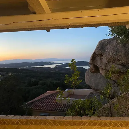 House On The Emerald Coast With Spectacular Views Of The Maddalena