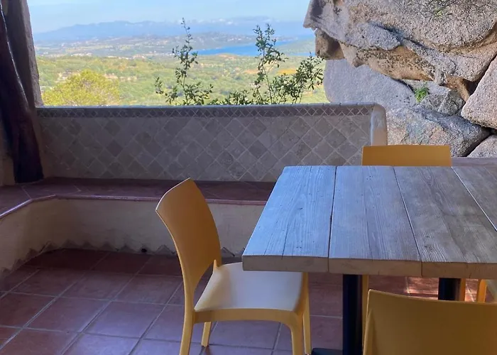 House On The Emerald Coast With Spectacular Views Of The Maddalena Дом отдыха *